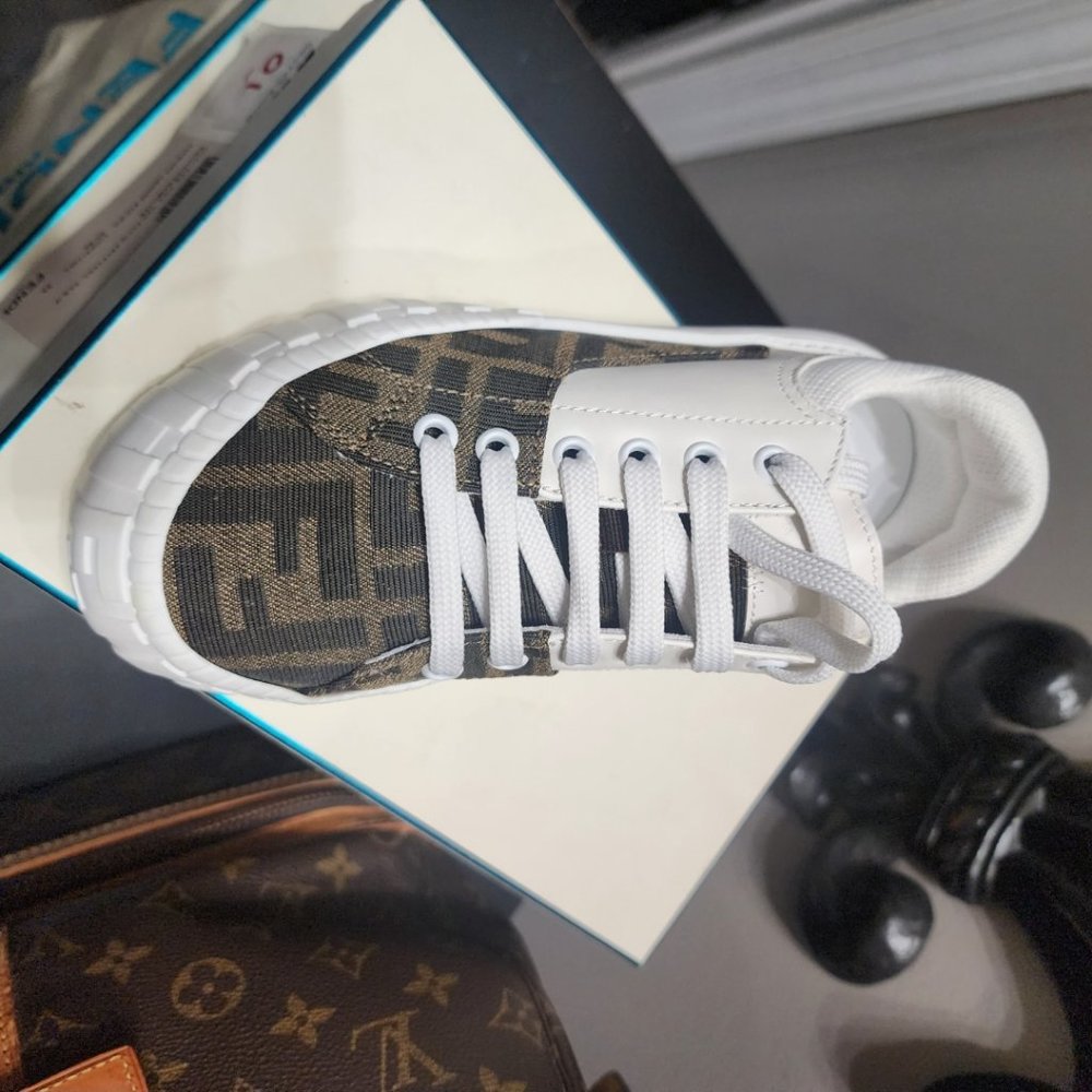 NIB Authentic Kid Fendi Low Top Sneakers - Picture 3 of 9